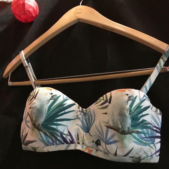 Swim wear top - Picture 1 of 6